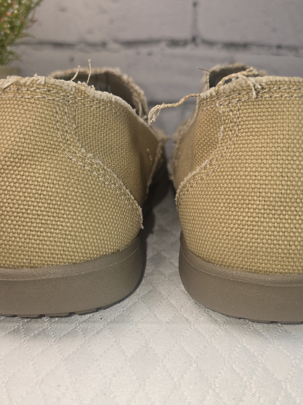 CROCS MENS SANTA CRUZ SLIP-ON LOAFERS KHAKI TAN CANVAS DISTRESSED CASUAL 9 - Picture 8 of 8